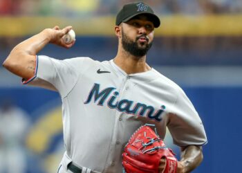 Sandy Alcántara y Eury Pérez en franca recuperación de lesiones