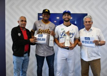 Ramón Hernández y Steven Moyers, nombrados MVP de la Semana