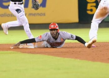 Gigantes en modo fantasma, Escogido les da una blanqueada