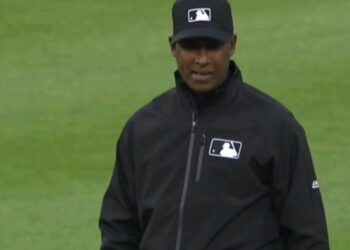 Árbitro Ferrer estará detrás del plato en segundo juego Serie Divisional LA