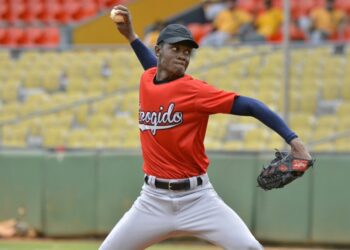 Escogido blanquea a las Águilas en partido de pretemporada