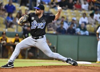 Moyers brilla en blanqueada del Licey sobre Águilas