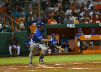 Licey remonta y vence a Toros en el Corral