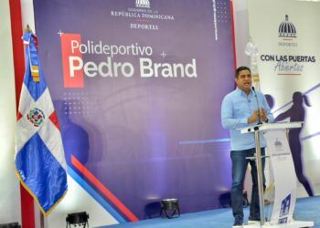Vicepresidenta Raquel Peña y Kelvin Cruz reinauguran Polideportivo de Pedro Brand