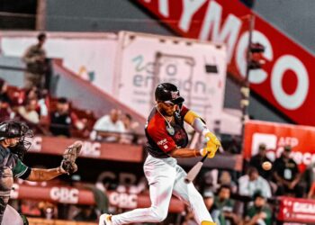 Con sencillo Johan Rojas los Gigantes dejan en el terreno a las Estrellas