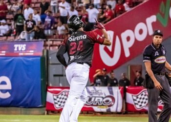 Carlos Peguero a un jonrón de Juan Francisco, en la victoria de Gigantes