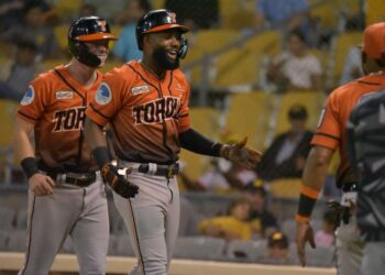 Los Toros remataron y se llevaron la noche, 7-6 ante las Águilas
