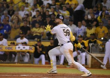 Águilas derrotan a Tigres por cuarta vez corrida