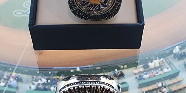 Licey entrega anillos y devuelve la blanqueada: ‘¡Aquí manda el Glorioso!