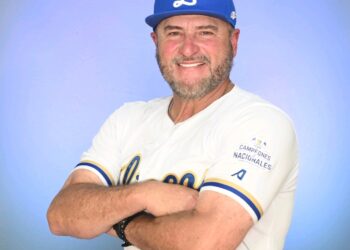 Pitcheo azul domina primera mitad