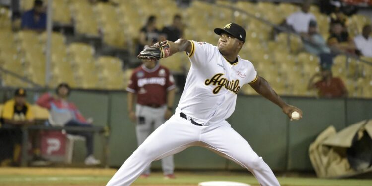 Enny Romero: ¡Cazando la Triple Corona con dominio absoluto en LIDOM!