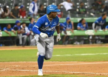 Licey somete a Estrellas y quiebra rachas
