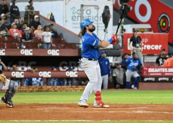 Alfaro y Leyba azotan pitcheo de Gigantes