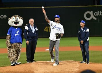 Licey reconoce a Luis Gil; lanza primera bola