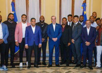 Presidente Abinader y  Kelvin Cruz celebran Navidad con peloteros de Grandes Ligas en el Palacio Nacional