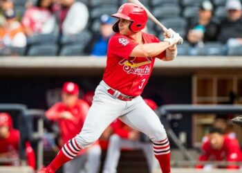 Los Toros contratan al jardinero Jeimer y De la Cruz