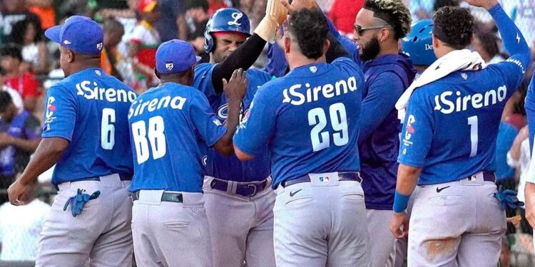 ¡Licey con un pie en los playoffs!