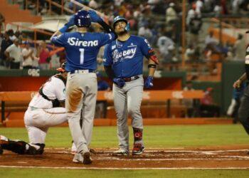 Licey aplasta a los Toros en el Corral