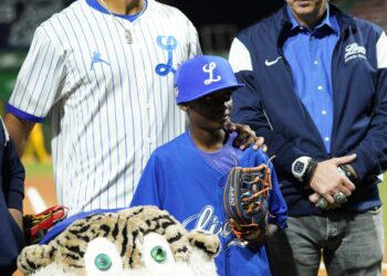 Licey y Juan Soto cumplen sueño del niño Leonardo Santana