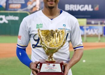 Sergio Alcántara gana Guante de Oro en premios “Los Dominicanos Primero”