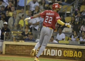 Sirí da HR y triple en triunfo 8-6 sobre Águilas