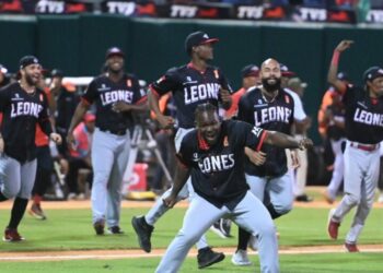 Escogido se coloca a un paso de la final