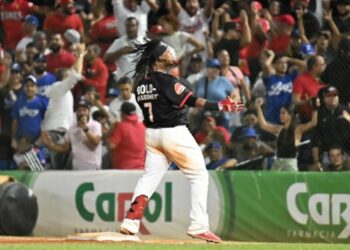 Leones vienen de atrás para empatar la Serie Final