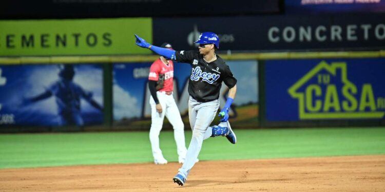 Licey gana tercero en línea