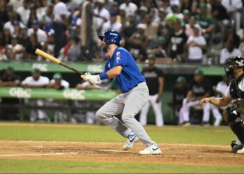 Licey se consolida en la cima al vencer 5-4 a las Estrellas