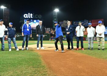 Licey reconoce a Ronnie Belliard en apertura de la final