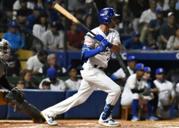 Licey blanquea a las Águilas en la capital