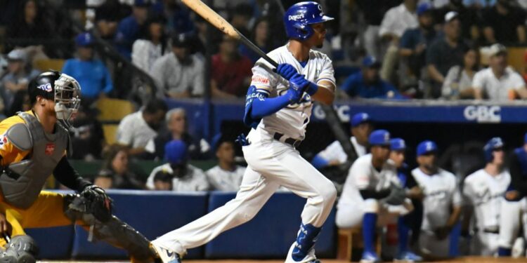 Licey blanquea a las Águilas en la capital