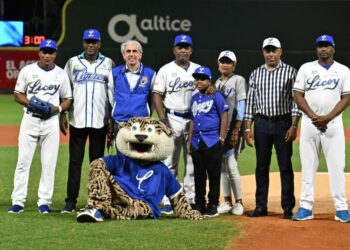 Licey honra trayectoria de Silvestre Campusano