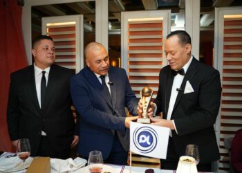 Franklin Mirabal recibe galardón de “Narrador Latino del Año”