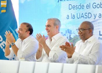Presidente Luis Abinader inaugura el remozado Polideportivo Tony Barreiro, el Museo del Deporte y el Club BAMESO