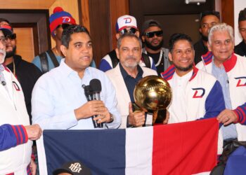 Ministro Kelvin Cruz recibe a los campeones de la Serie del Caribe 