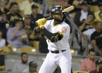 Águilas retienen a Aderlín Rodríguez