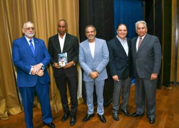 Comisionado Junior Noboa valora llegada de obra de Cabral y Guante