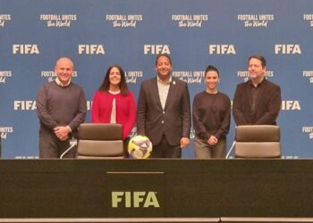 Benny Metz, Comisionado de Fútbol, sostuvo un encuentro en la FIFA para impulsar proyectos en el país