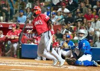 Lake, Franmil, Navarro y Almonte renuevan con el Escogido