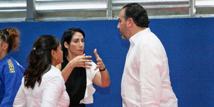 Primera Dama Raquel Arbaje, INEFI y MIDEREC se unen en favor del deporte de Capotillo