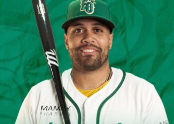 Estrellas firman a receptor agente libre Francisco Peña