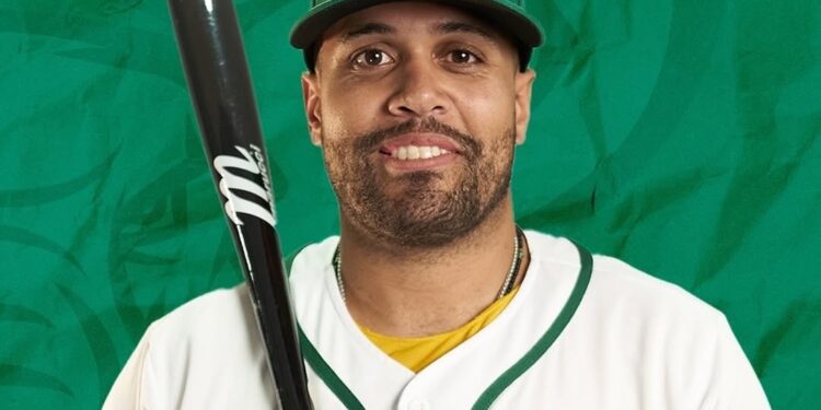 Estrellas firman a receptor agente libre Francisco Peña