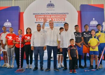 Abinader entrega en Azua centro deportivo con inversión de 40 millones de pesos