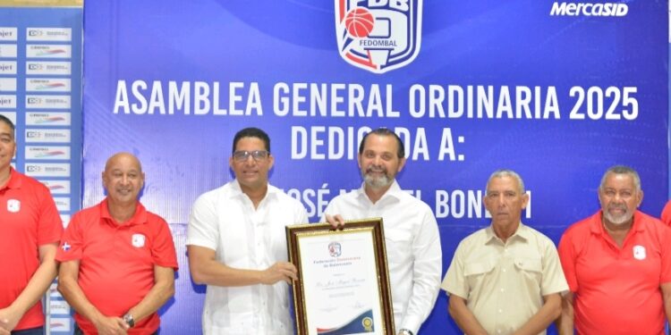 Fedombal reconoce aportes de José Miguel Bonetti en Asamblea de Asociaciones