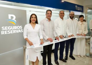 Seguros Reservas inaugura nueva oficina en La Vega