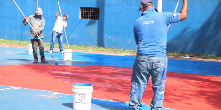 Canchas escolares de Pedro Brand serán remozadas por INEFI tras programa Gobierno Contigo