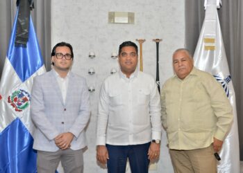 Ministro Cruz valora apoyo de Seaboard a eventos deportivos y crónica