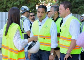 Ministros Carlos Bonilla y Kelvin Cruz  supervisan remodelación del Centro Olímpico Juan Pablo Duarte