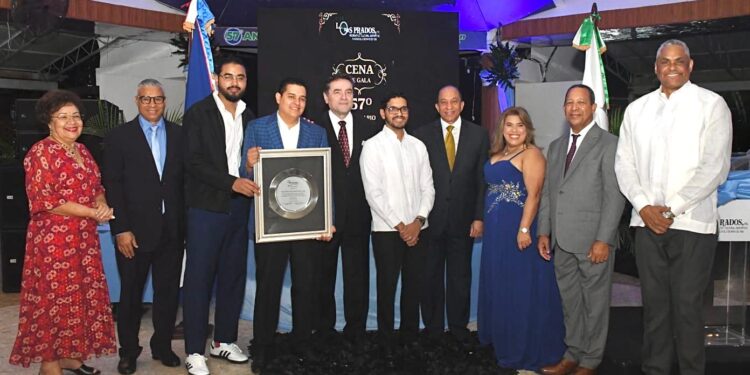 Club Los Prados distingue a siete socios meritorios